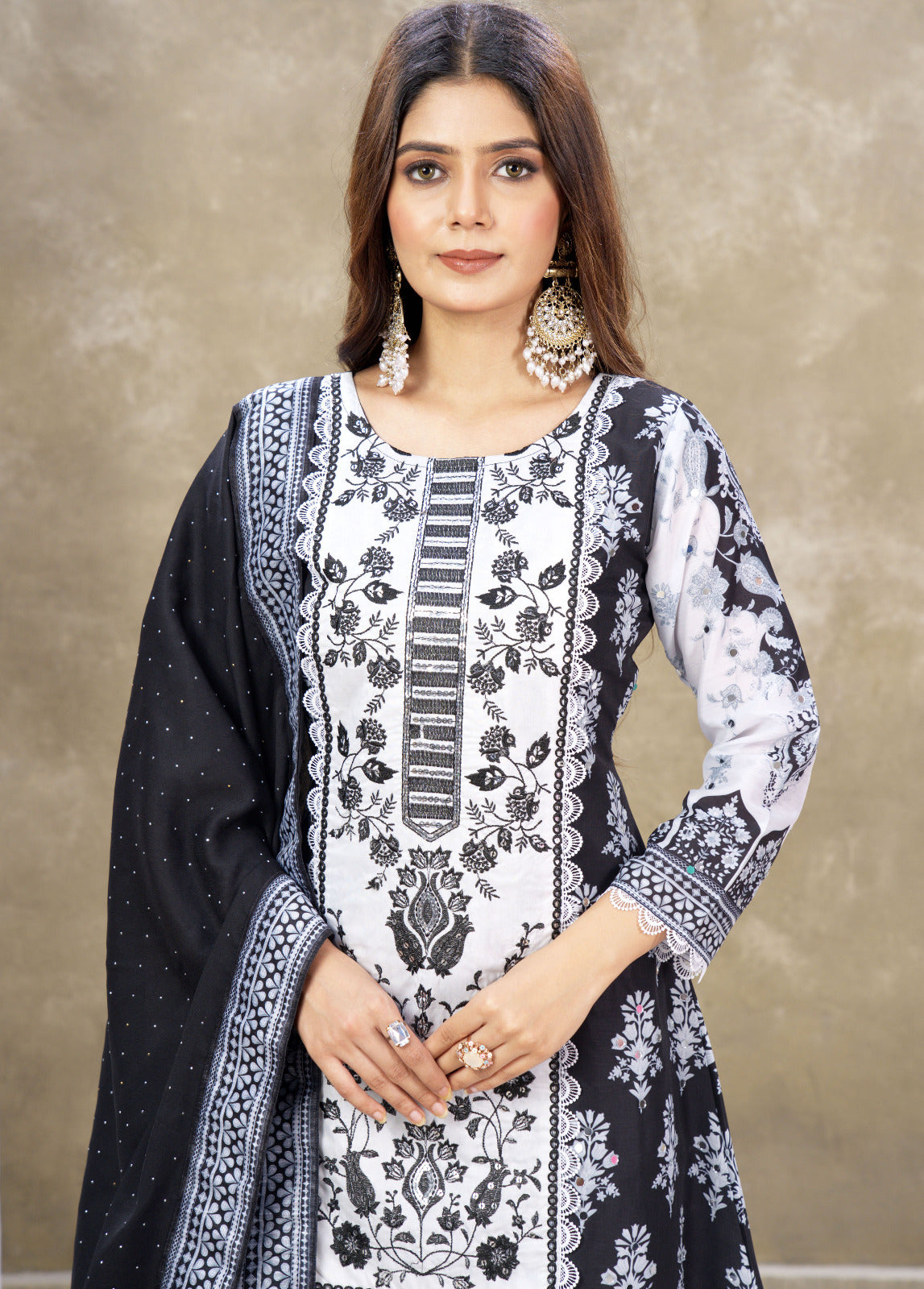 PLEVARI-1 HEAVY FENCY PAIR WITH DUPATTA SET